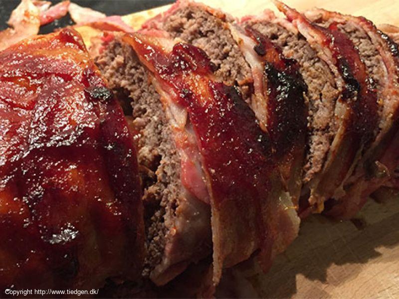 Farsbrød med bacon, ost og barbecue sauce